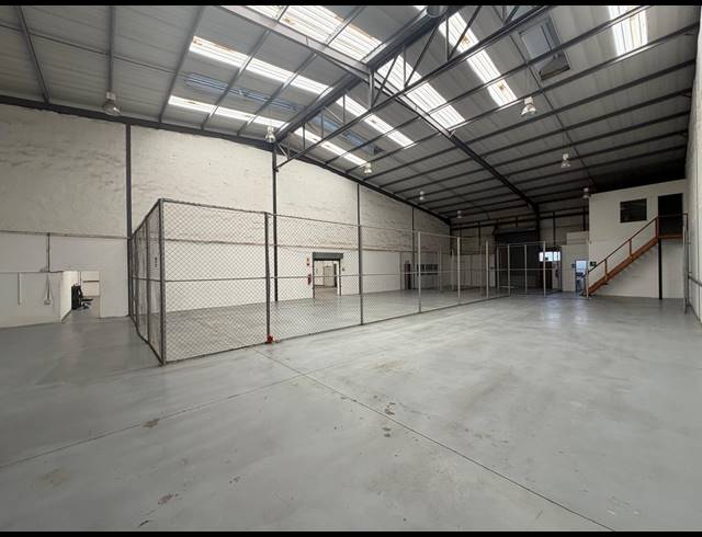 1,334M² WAREHOUSE TO LET IN HALFWAY HOUSE